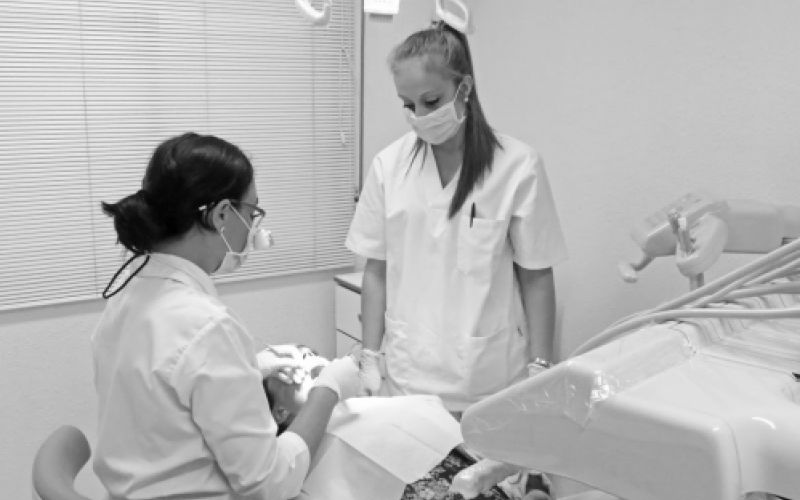 tratamientos bucodentales santiago de compostela